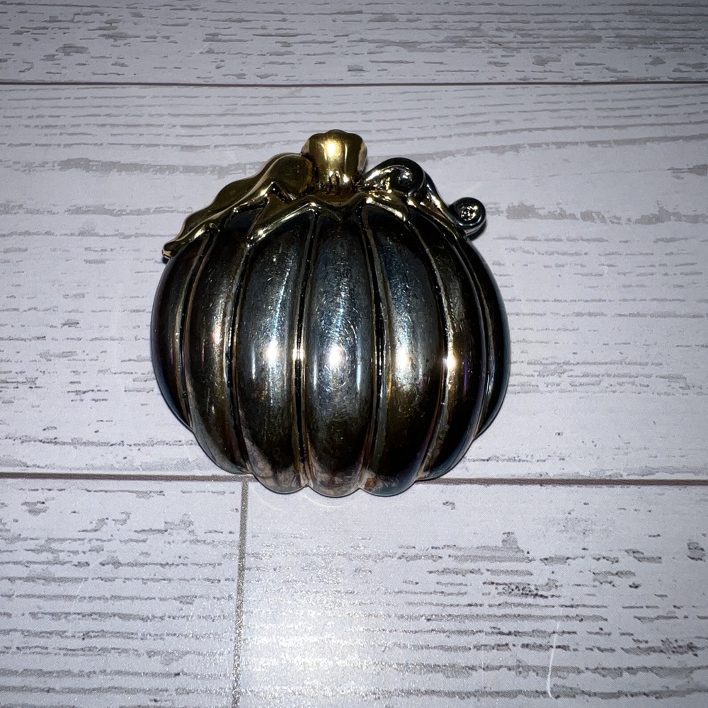 Best Pumpkin Metal Brooch Pin Festive Brass Steel Whimsical Halloween Fall